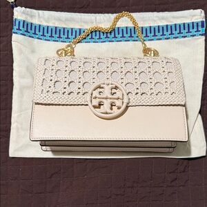 Tory Burch Cream Shoulder Bag with Gold Chain